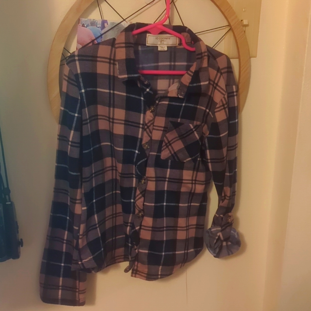 Blue 💙 and pink🩷 flannel girl small 7/8 Nordstrom no comment girls